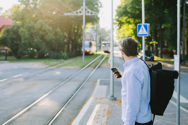 Ühistranspordiga sõitjate arv vähenes eriolukorra ajal poole võrra